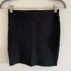 Black ribbed mini skirt. Size small. Forever 21